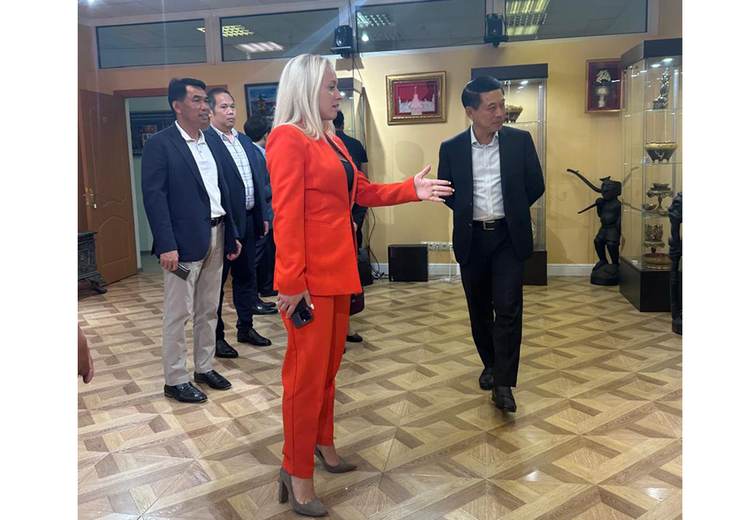 Министр Иностранных Дел ЛНДР посетил выставочный центр ВШПП